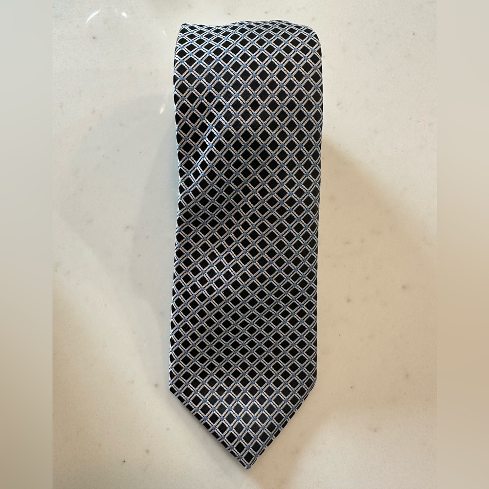 Izod Patterned Youth Tie.